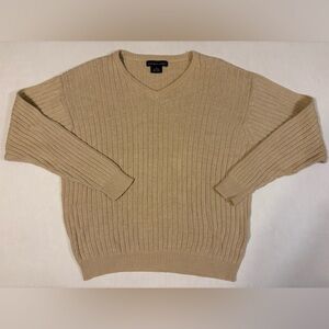 Northern Isles beige v-neck pullover sweater men’s size Medium